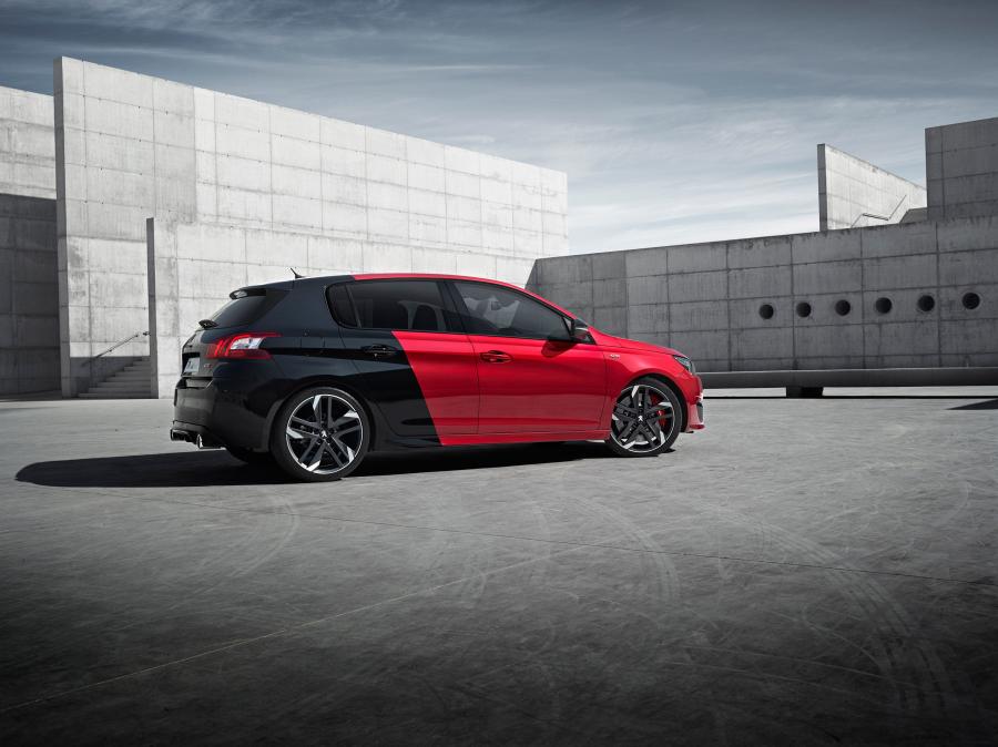  Peugeot 308 GTi 2015 года  (фото 6 из 65)